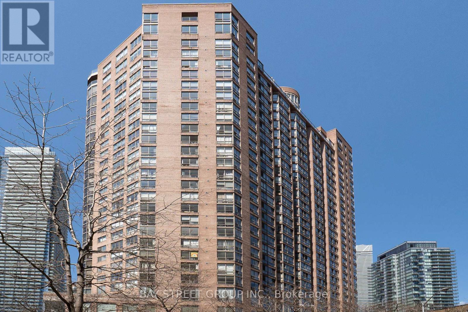 Listing photo of 2006 - 44 ST JOSEPH STREET E