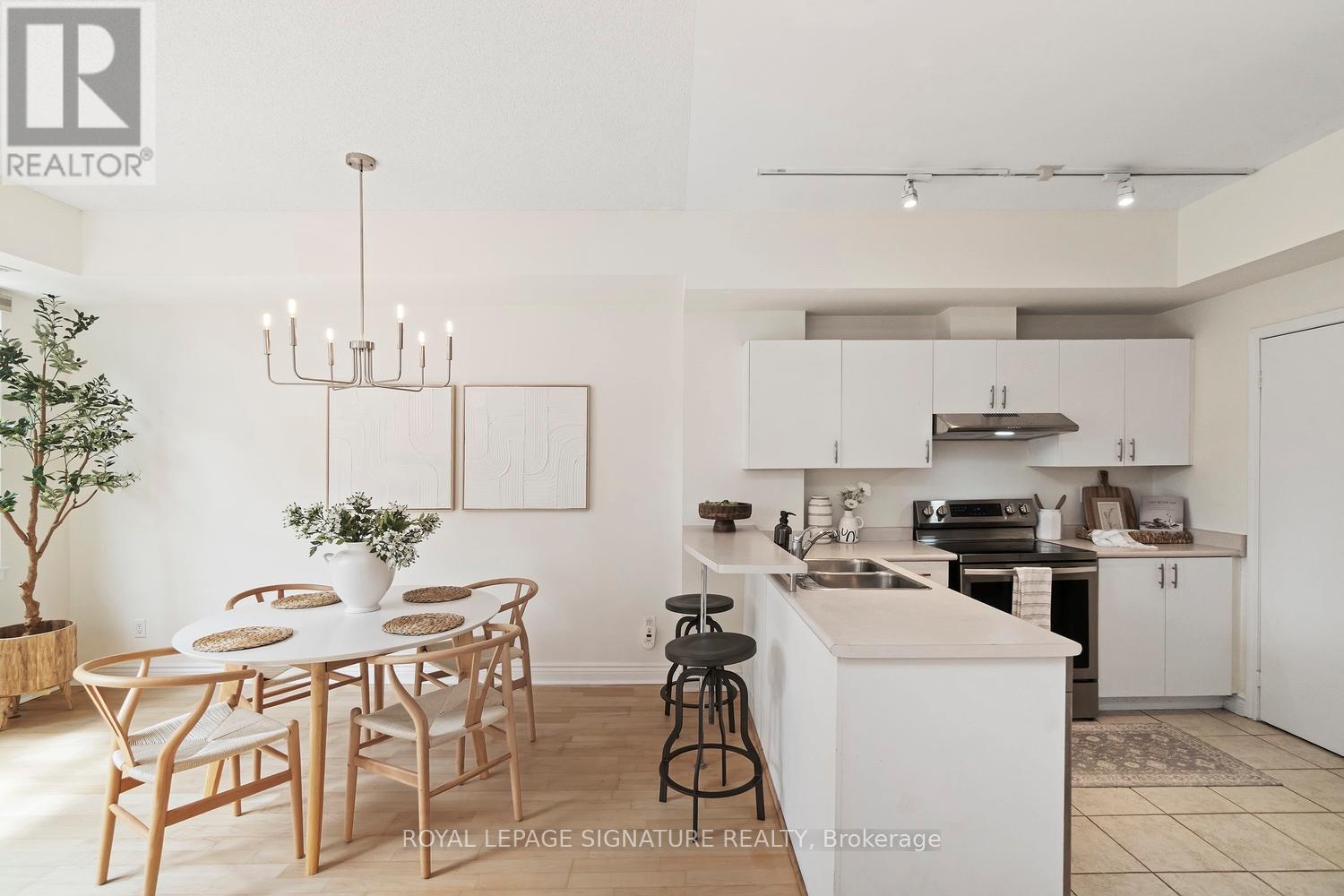 207 - 550 FRONT STREET W