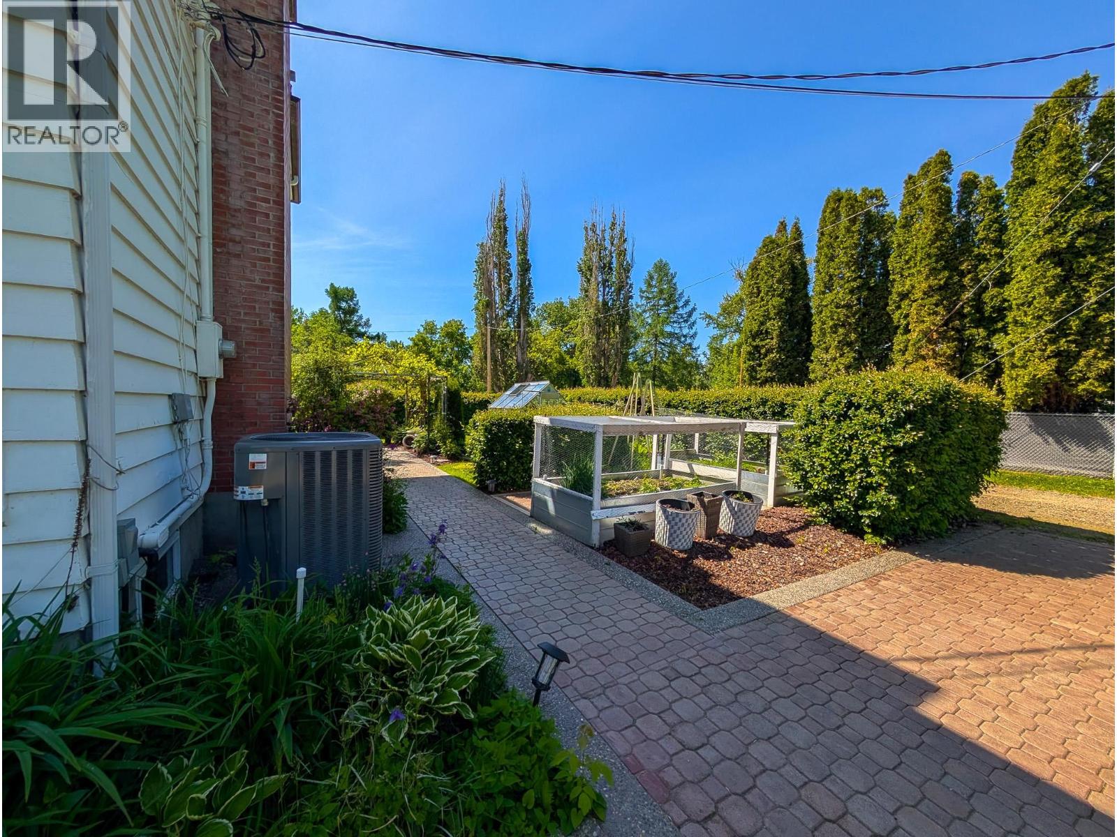1689 BIRCH STREET - 11