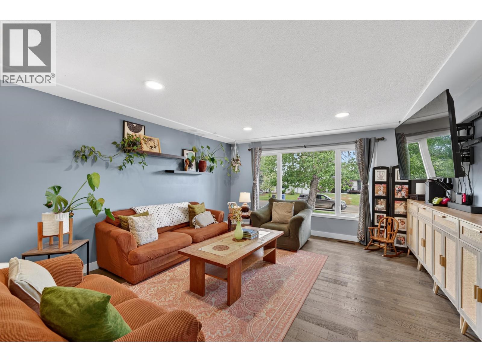 10315 111 AVENUE - Image 2