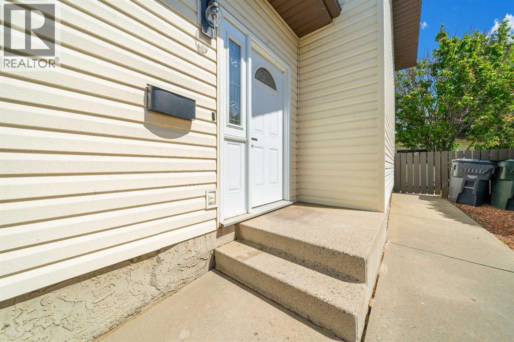 17 Calder Place SE - photo 4