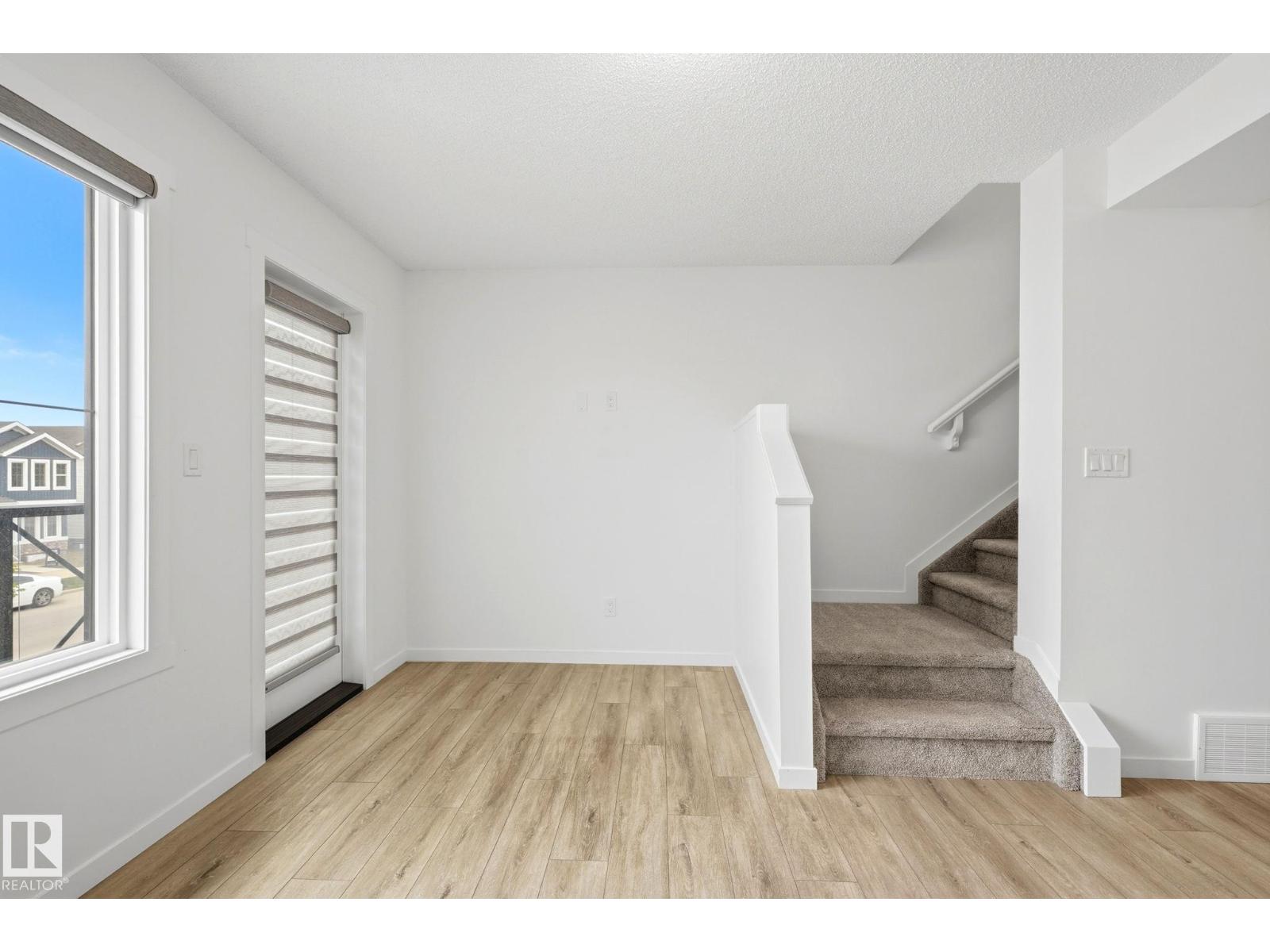 1209 MCLEOD AV — photo 10