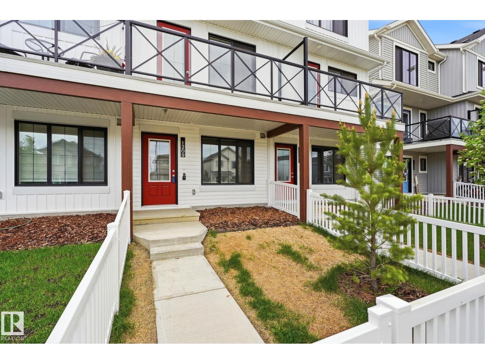 MLS® E4491148 exterior