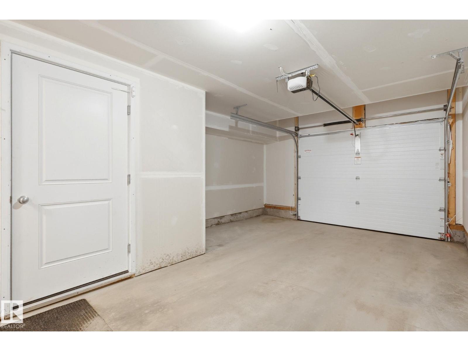 1209 MCLEOD AV — photo 35