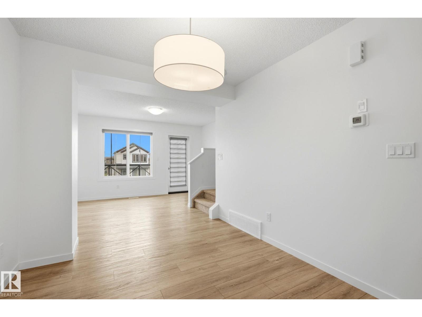 1209 MCLEOD AV — photo 8