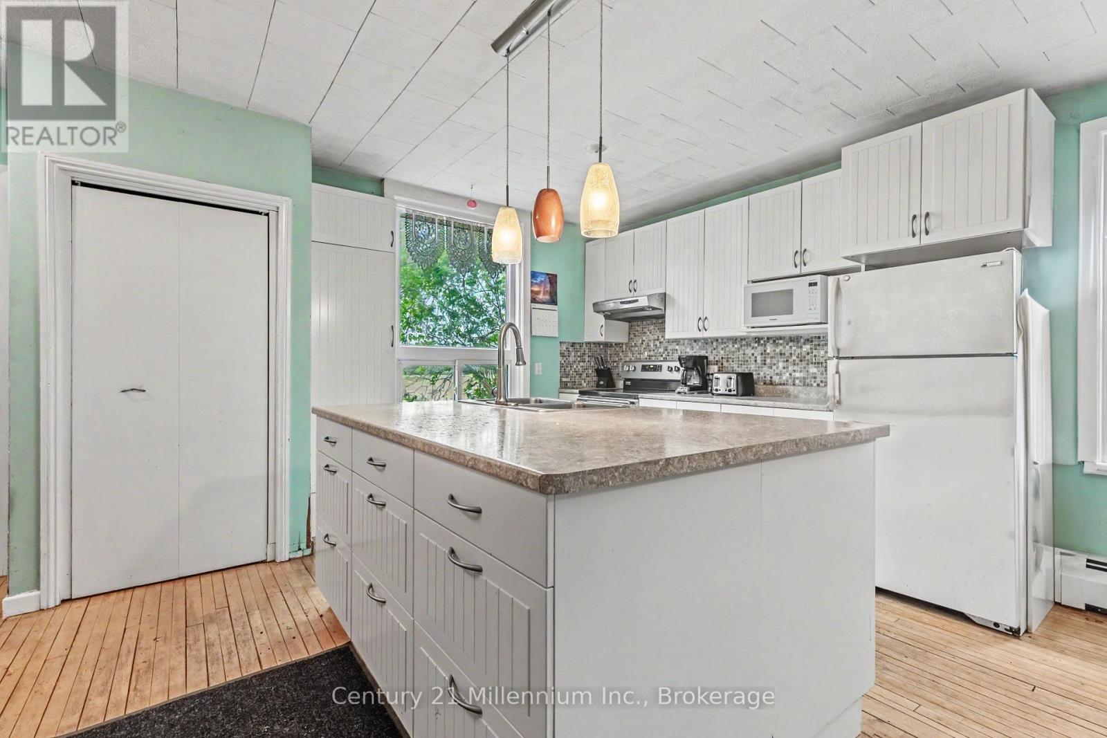 4758 BRUCE 3 ROAD - 9