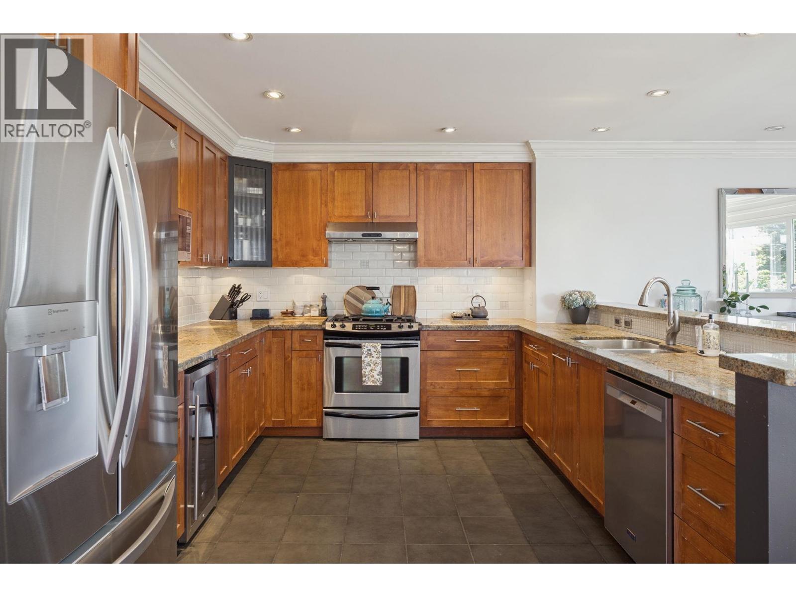 1225 ADDERLEY STREET — photo 3