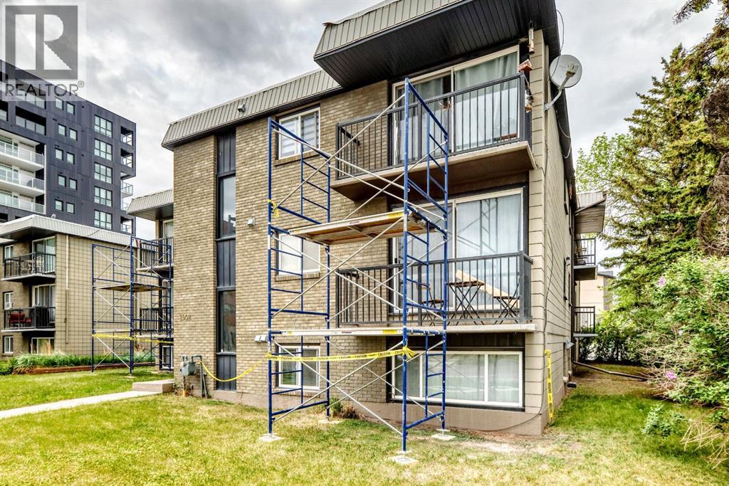 #4 2902 17 Avenue SW - 46