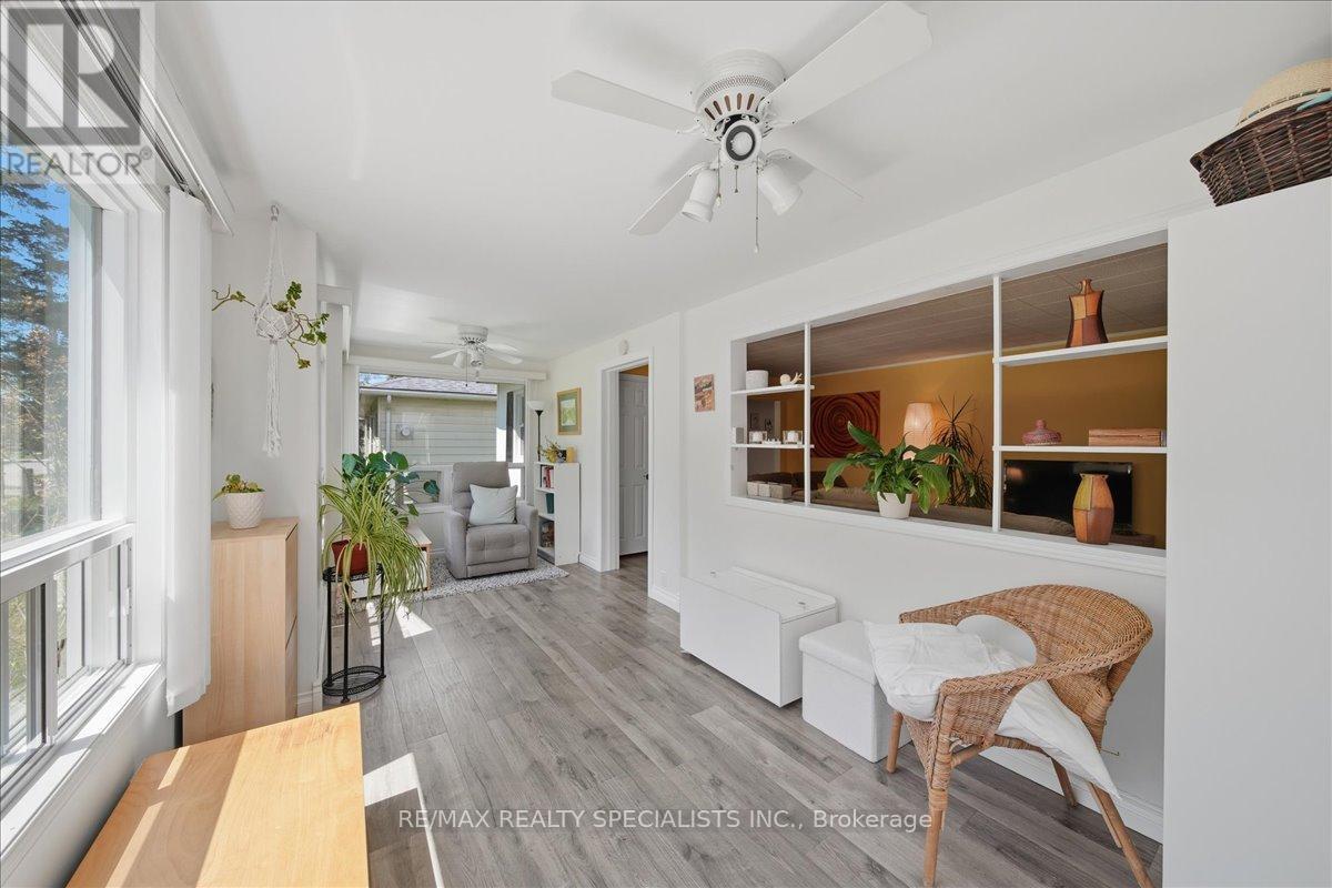 644 ROSE LANE - Image 11