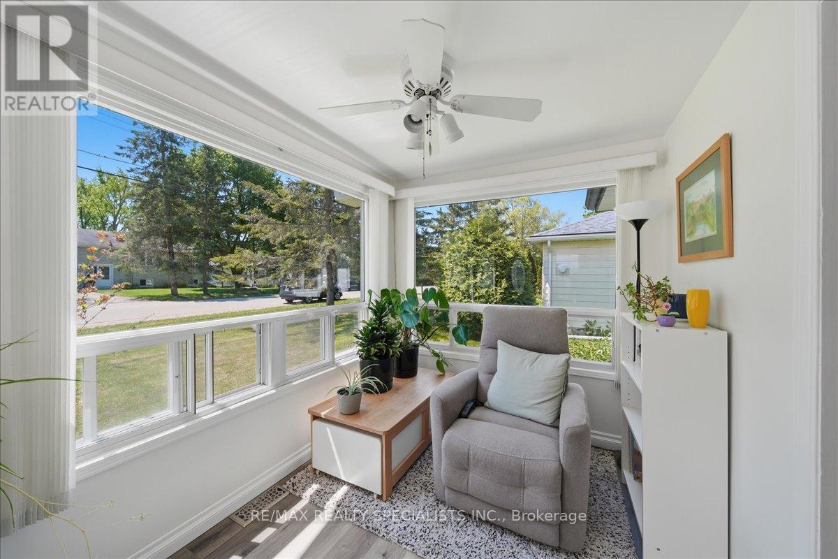 644 ROSE LANE - Image 13