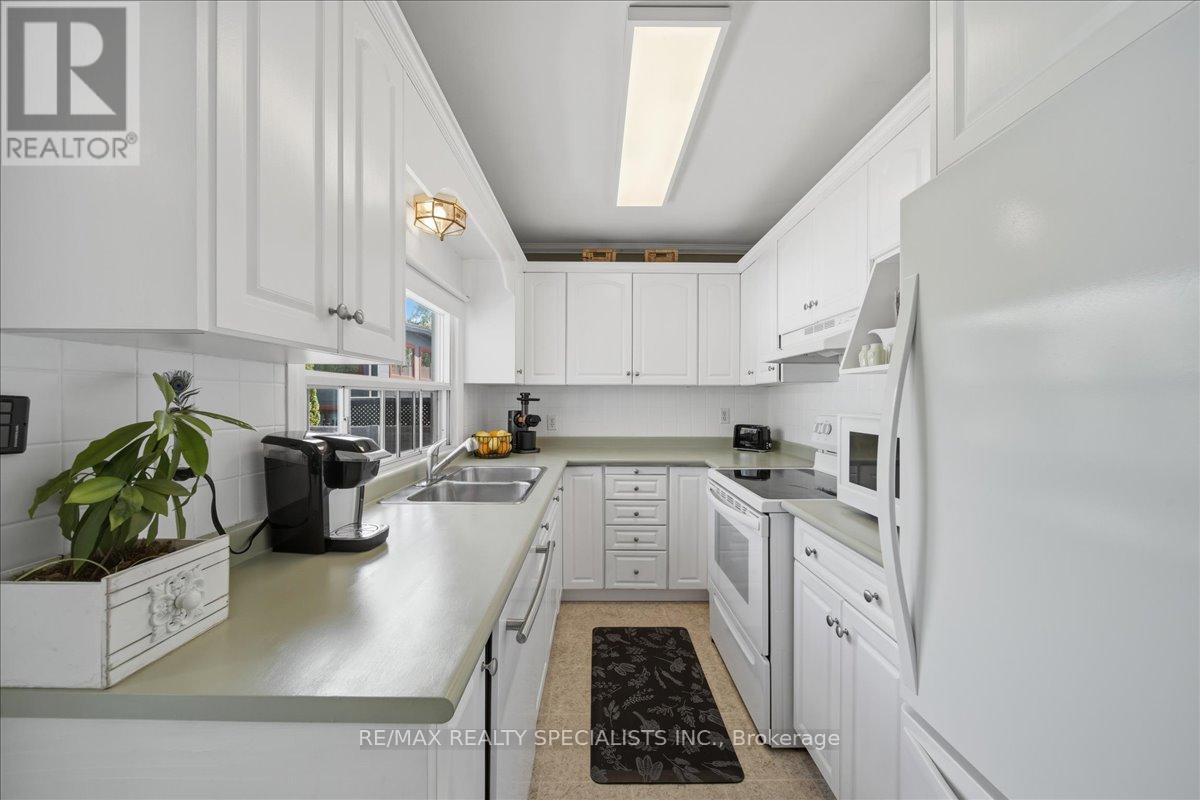 644 ROSE LANE - Image 21