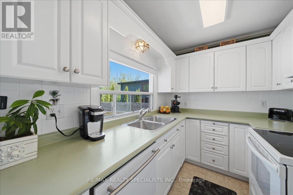 644 ROSE LANE - Image 22