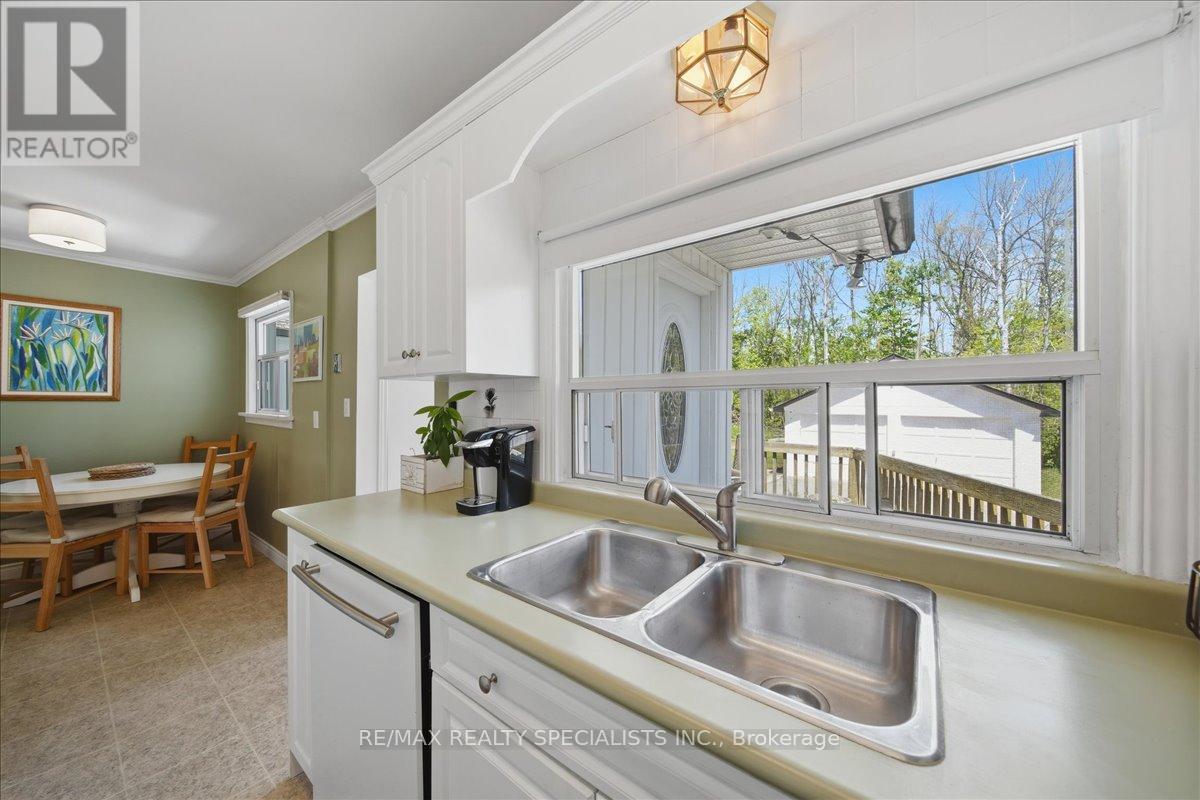 644 ROSE LANE - Image 23