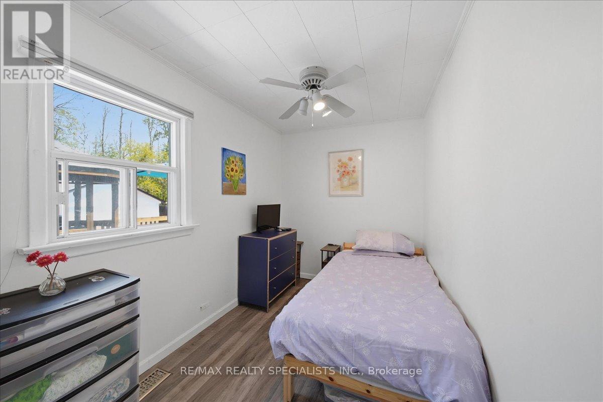644 ROSE LANE - Image 30