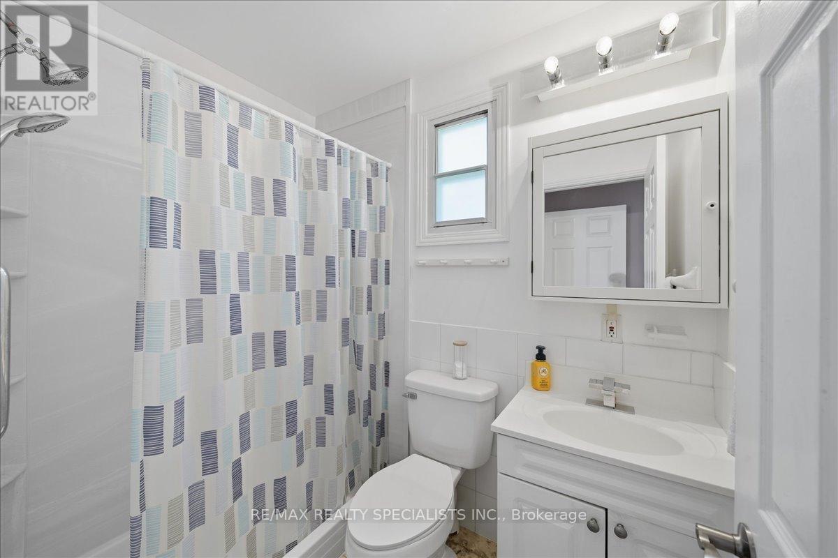 644 ROSE LANE - Image 32