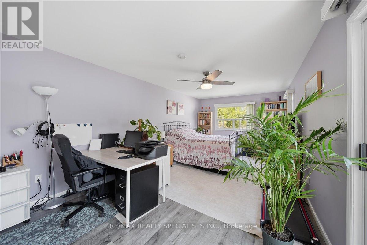 644 ROSE LANE - Image 34