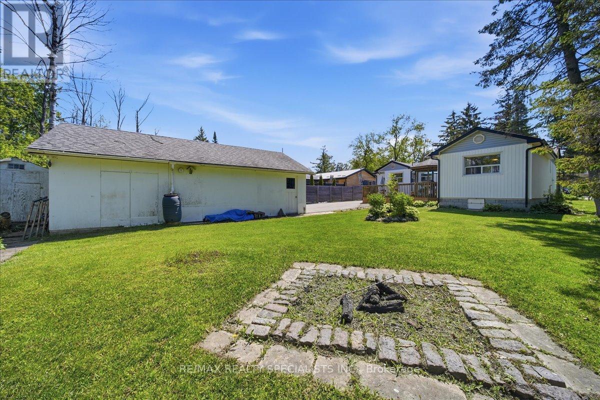 644 ROSE LANE - Image 42