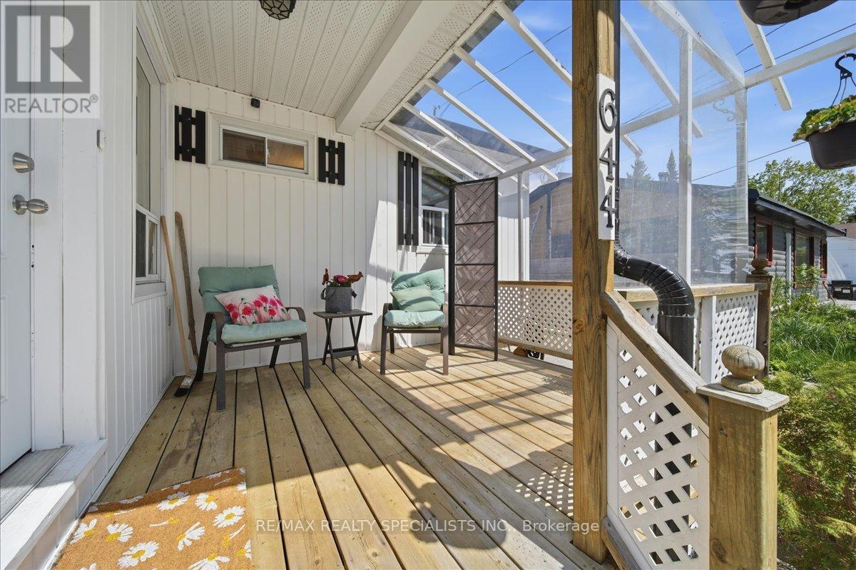 644 ROSE LANE - Image 8