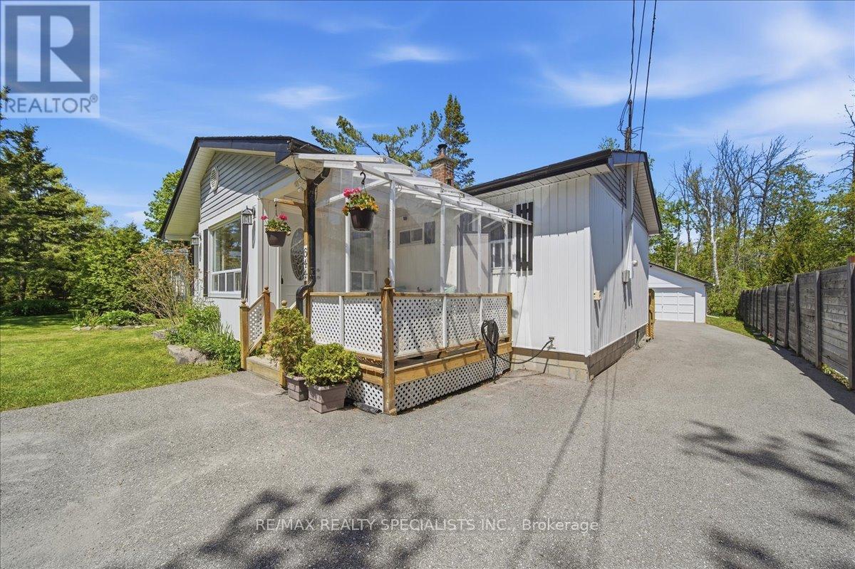 644 ROSE LANE - Image 9