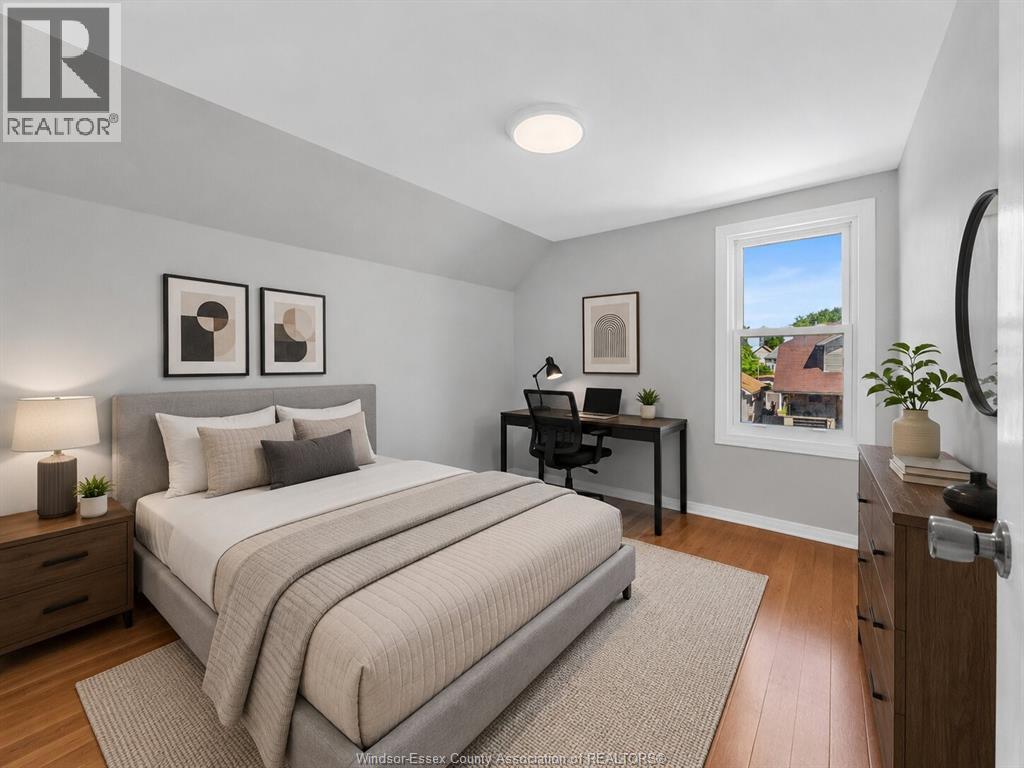 1153 UNIVERSITY AVENUE East - 13