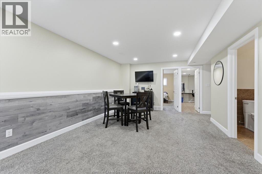 187 WOODLAWN CRESCENT - 21