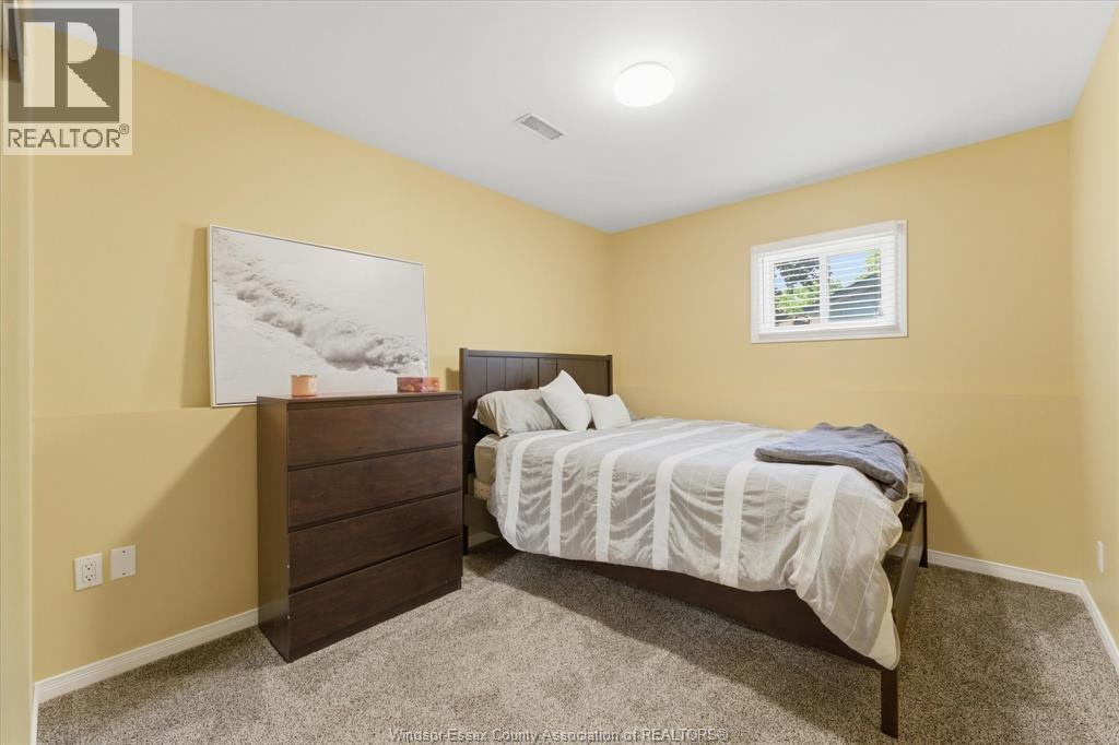 187 WOODLAWN CRESCENT - 25