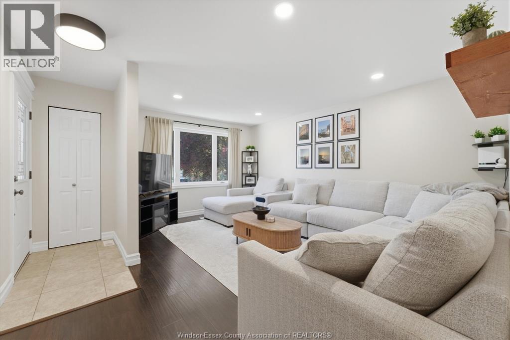 187 WOODLAWN CRESCENT - 5