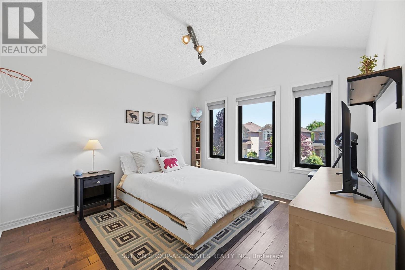 2417 HILDA DRIVE - 32