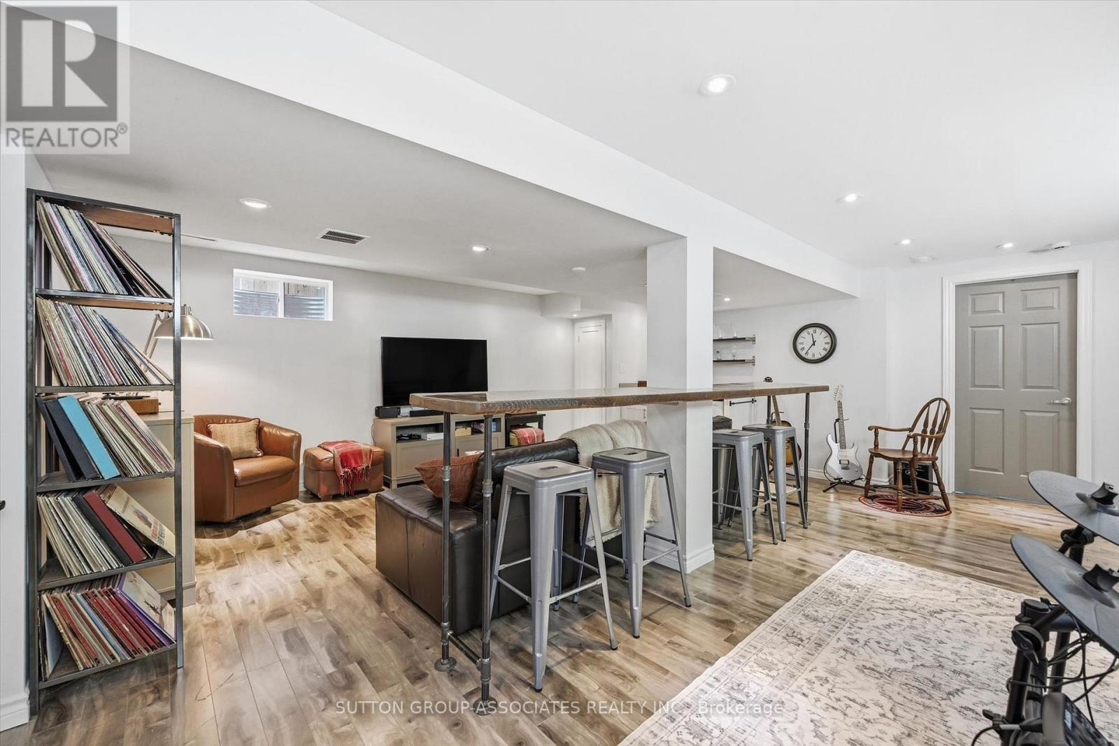 2417 HILDA DRIVE - 41