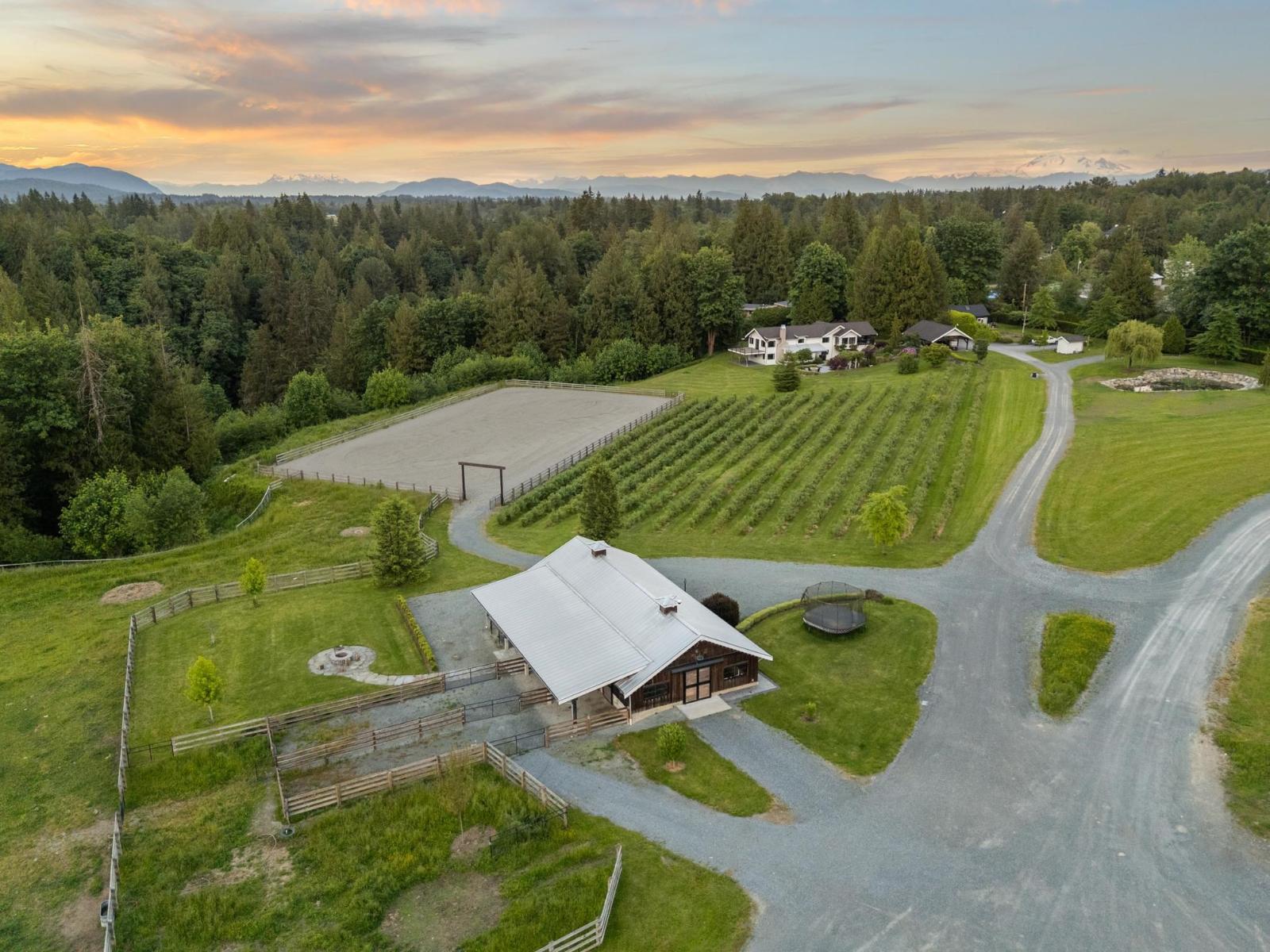 House in Langley - Image 31