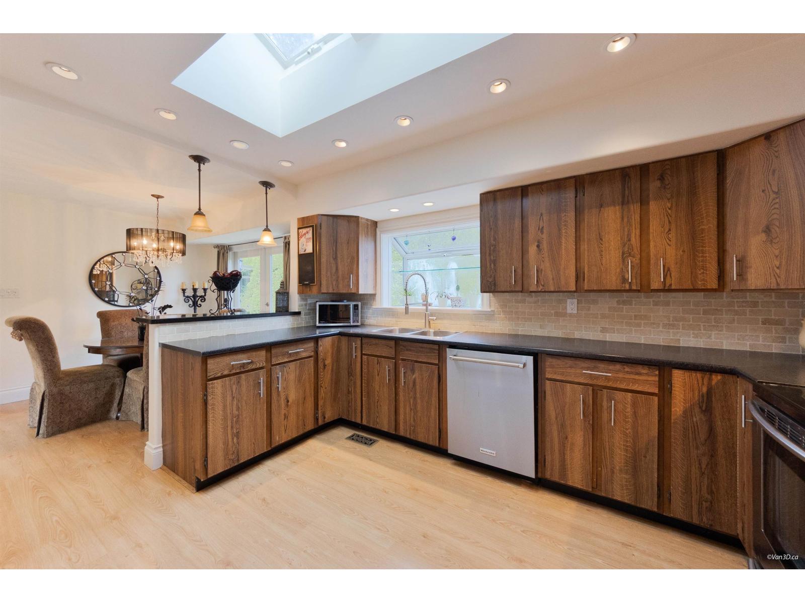 4 Bed, 2 Bath House for Sale in Surrey – 14735 109A AVENUE, Surrey - Image 22