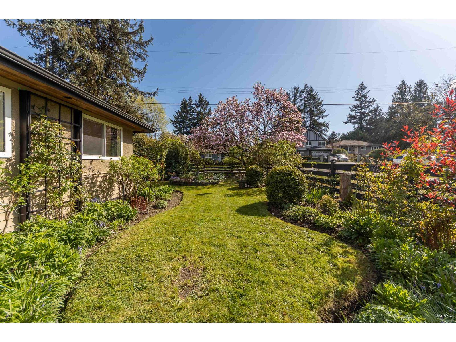 4 Bed, 2 Bath House for Sale in Surrey – 14735 109A AVENUE, Surrey - Image 3