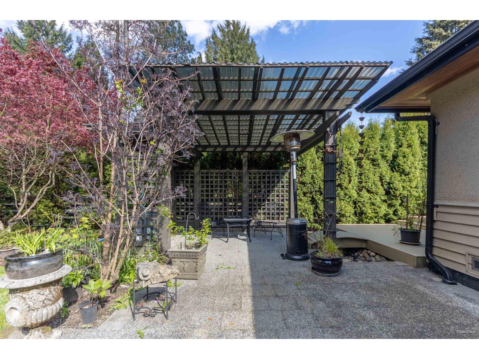 4 Bed, 2 Bath House for Sale in Surrey – 14735 109A AVENUE, Surrey - Image 2