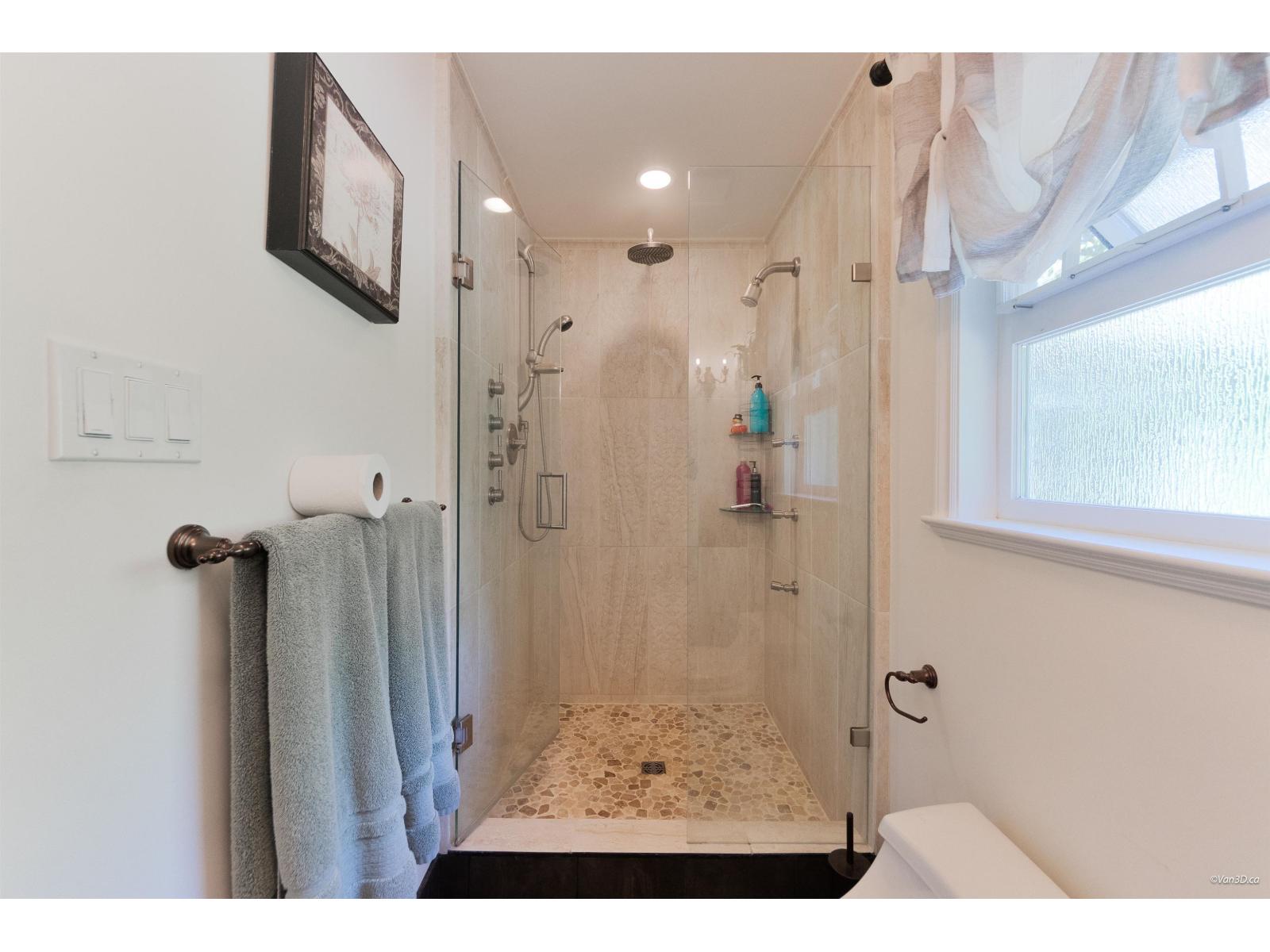 4 Bed, 2 Bath House for Sale in Surrey – 14735 109A AVENUE, Surrey - Image 15