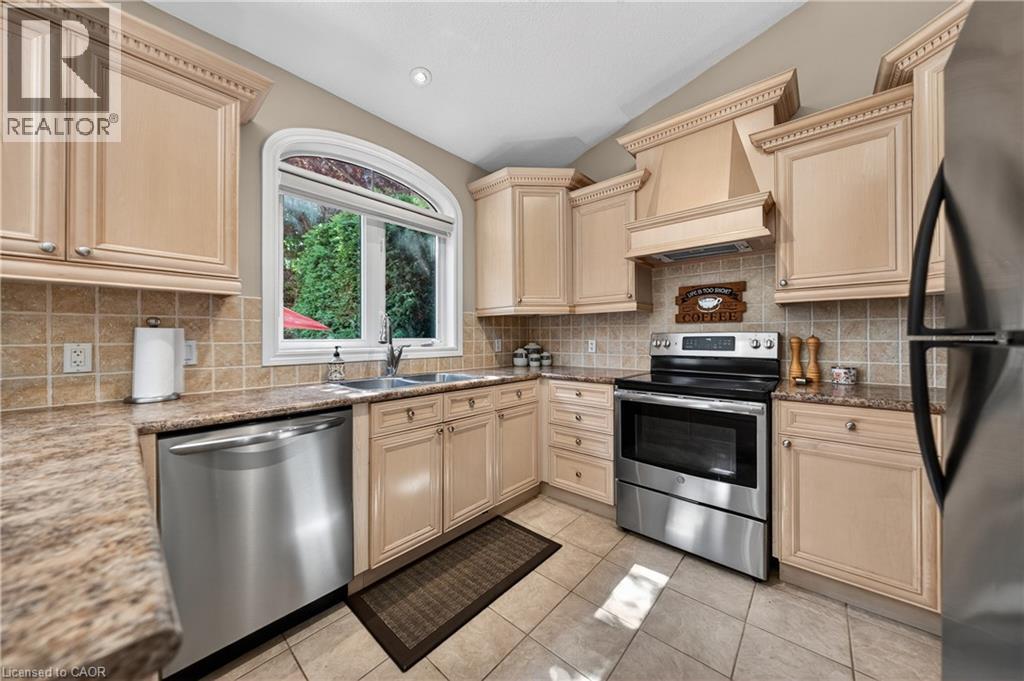 211 MCNICHOL Drive - 27