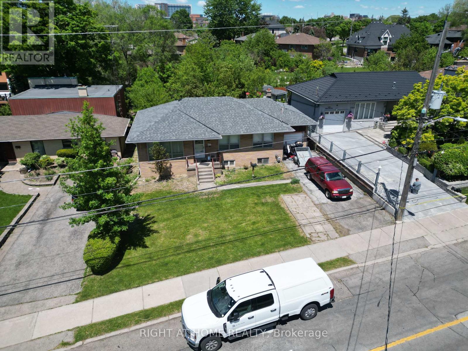 362 MAPLE LEAF DRIVE - 4
