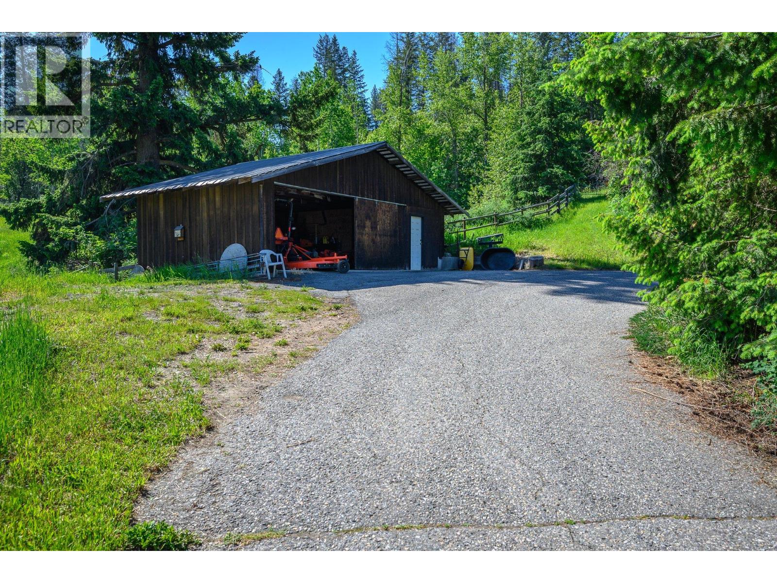 5860 Learmouth Road - 39