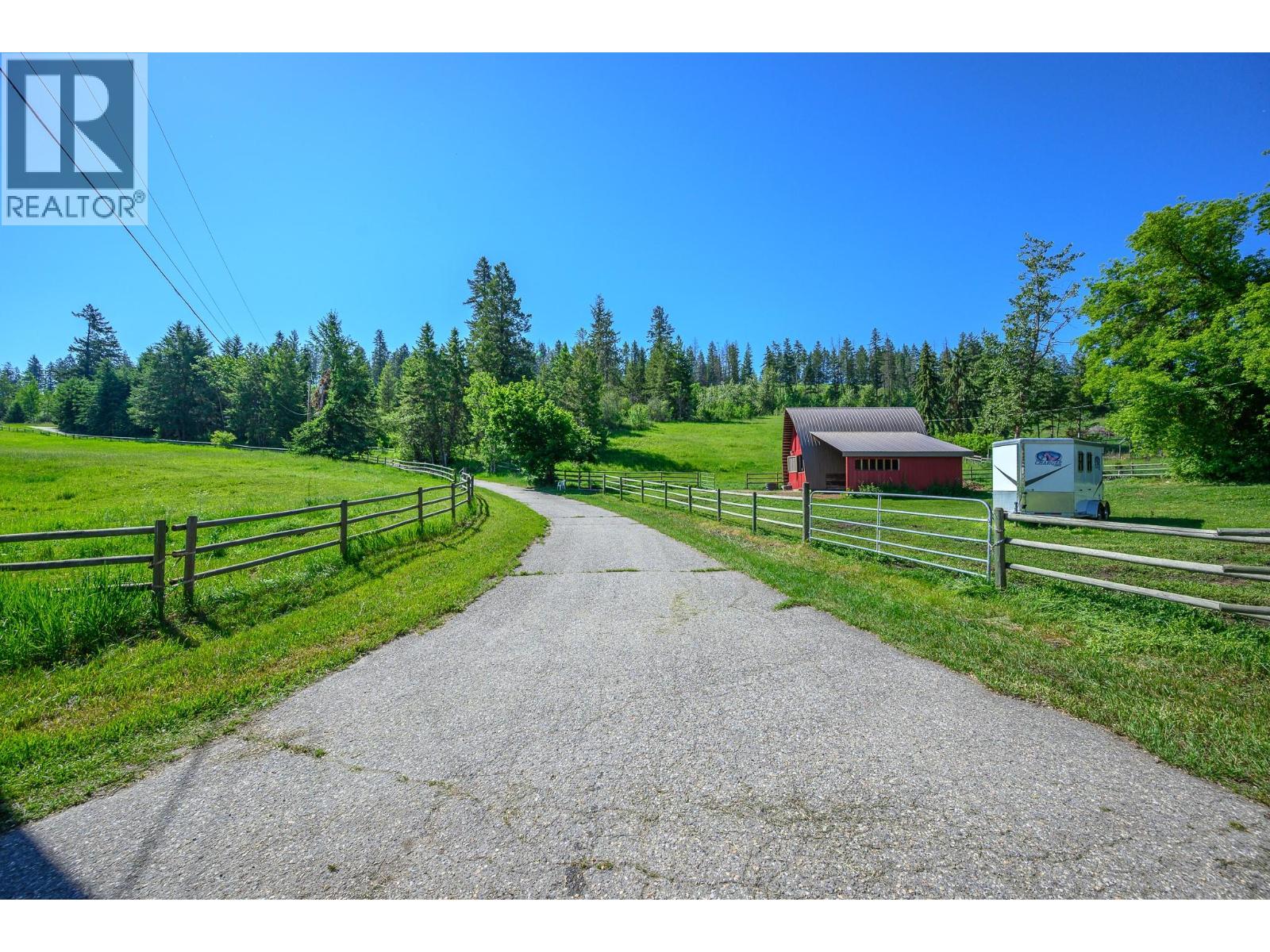 5860 Learmouth Road - 64