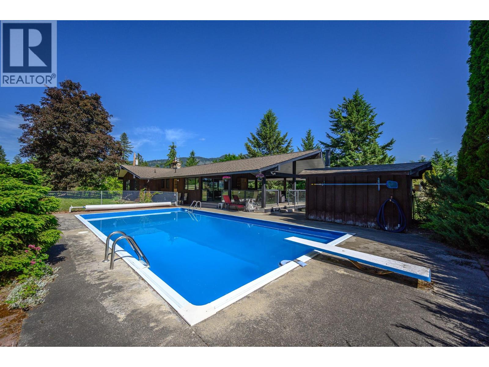 5860 Learmouth Road - 52