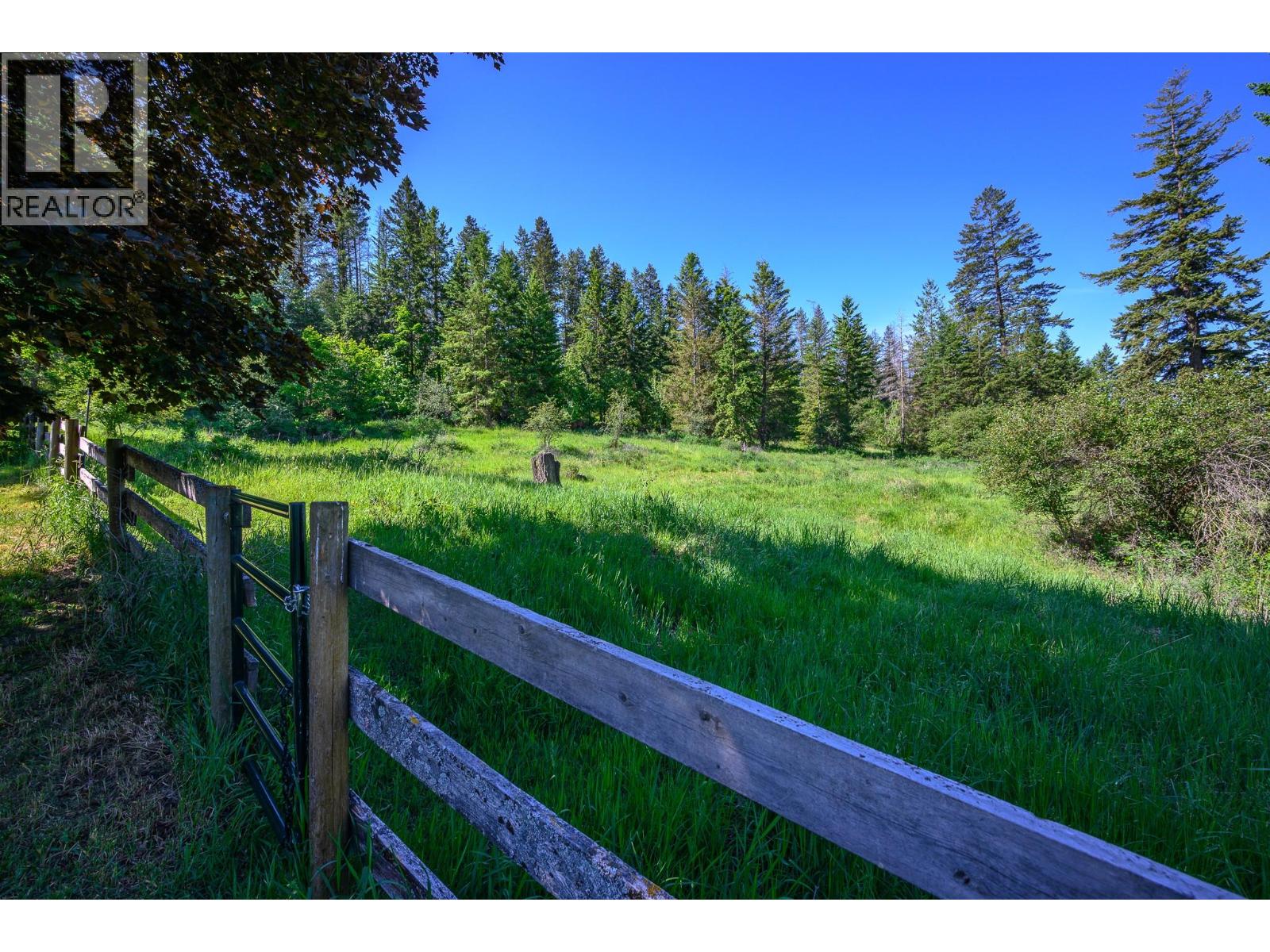 5860 Learmouth Road - 45