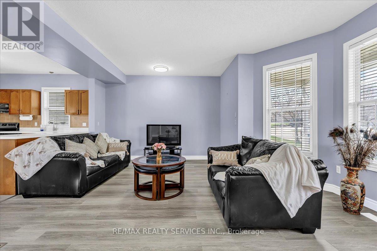 672 ZERMATT DRIVE - 11