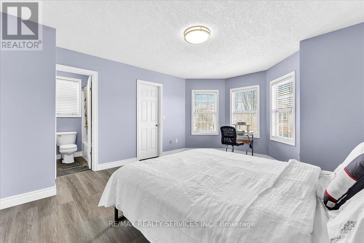 672 ZERMATT DRIVE - 24