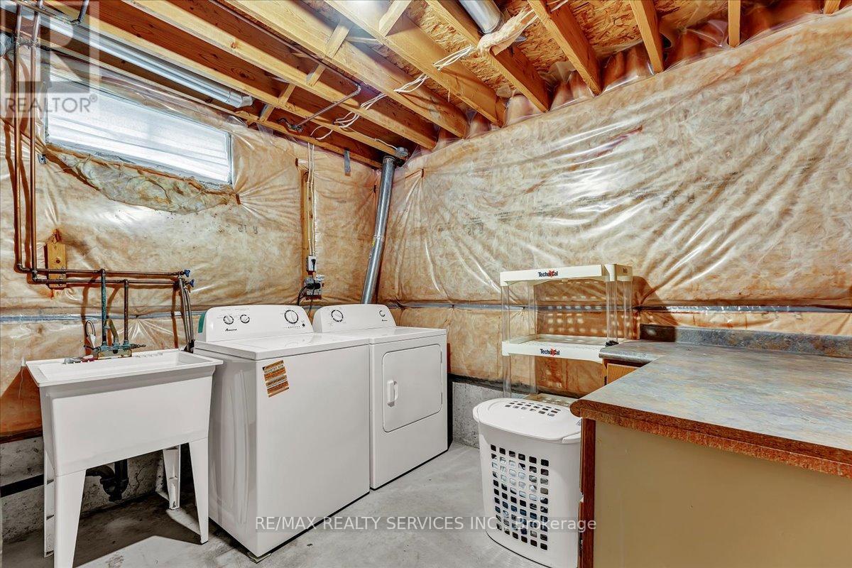 672 ZERMATT DRIVE - 32