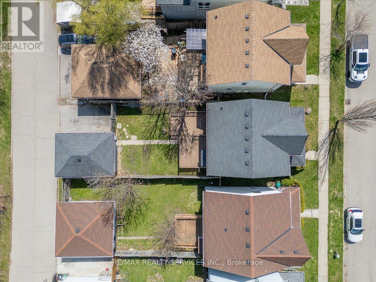 672 ZERMATT DRIVE - 4