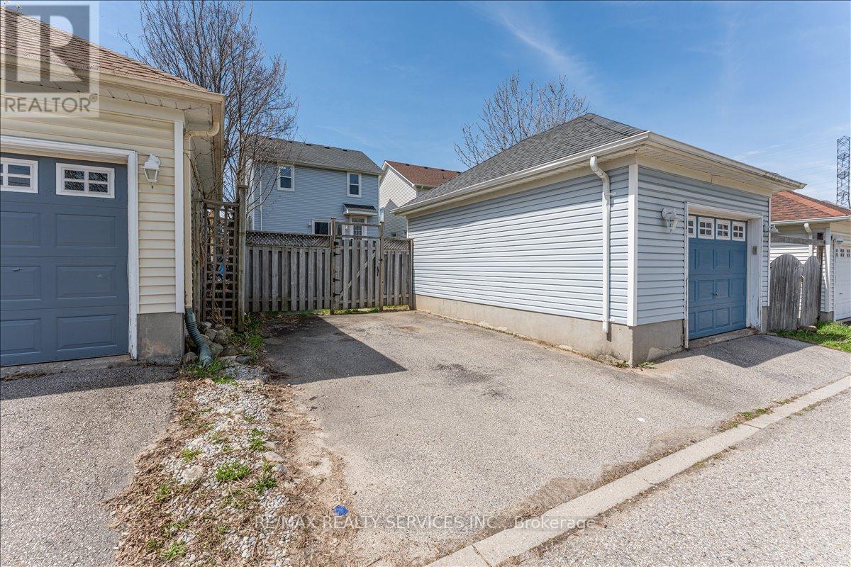 672 ZERMATT DRIVE - 43