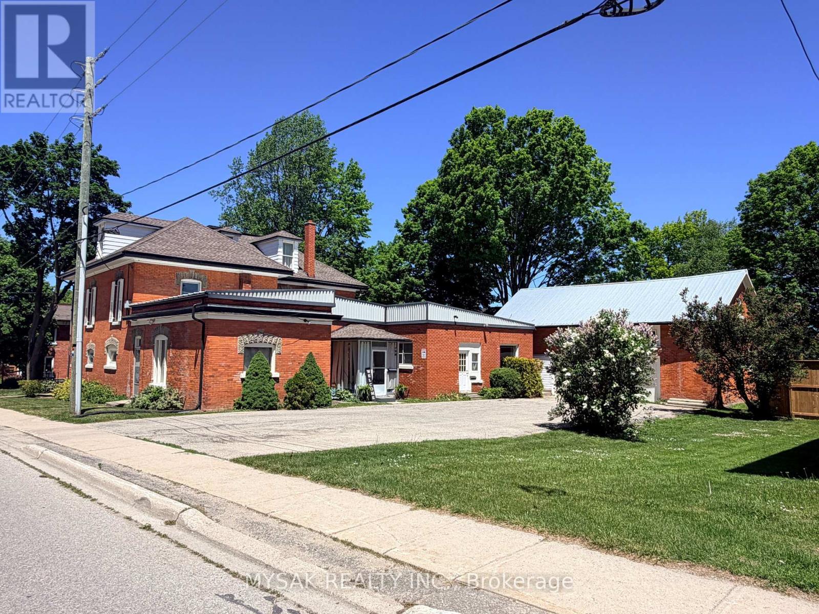 315 CENTRE STREET - 27