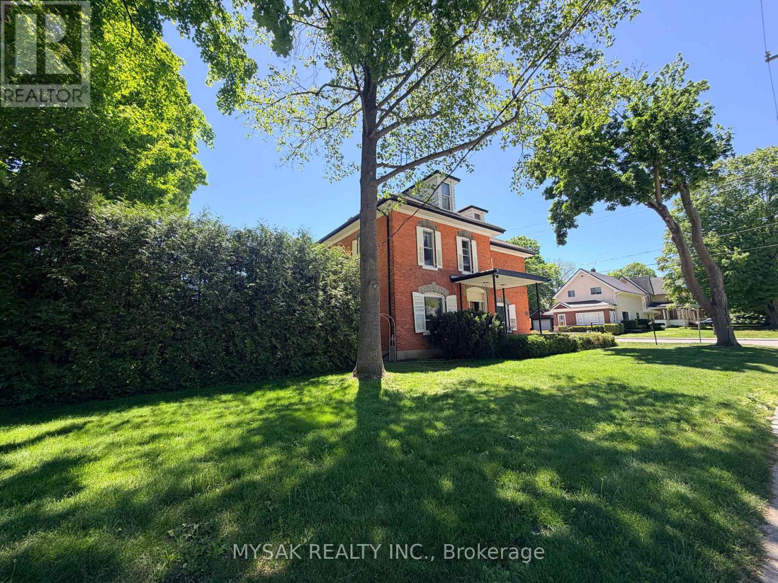 315 CENTRE STREET - 4