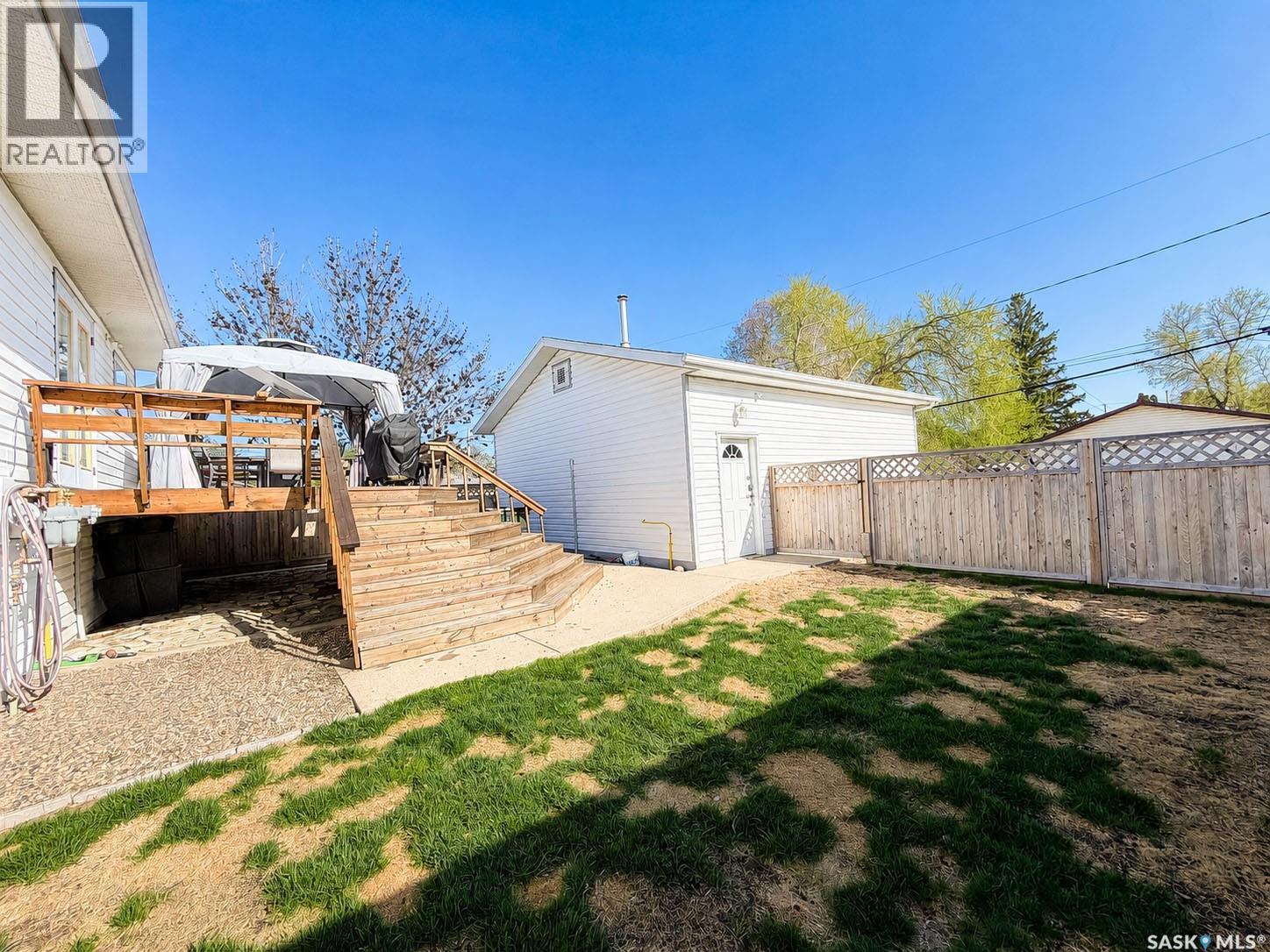 761 3rd STREET E - 22