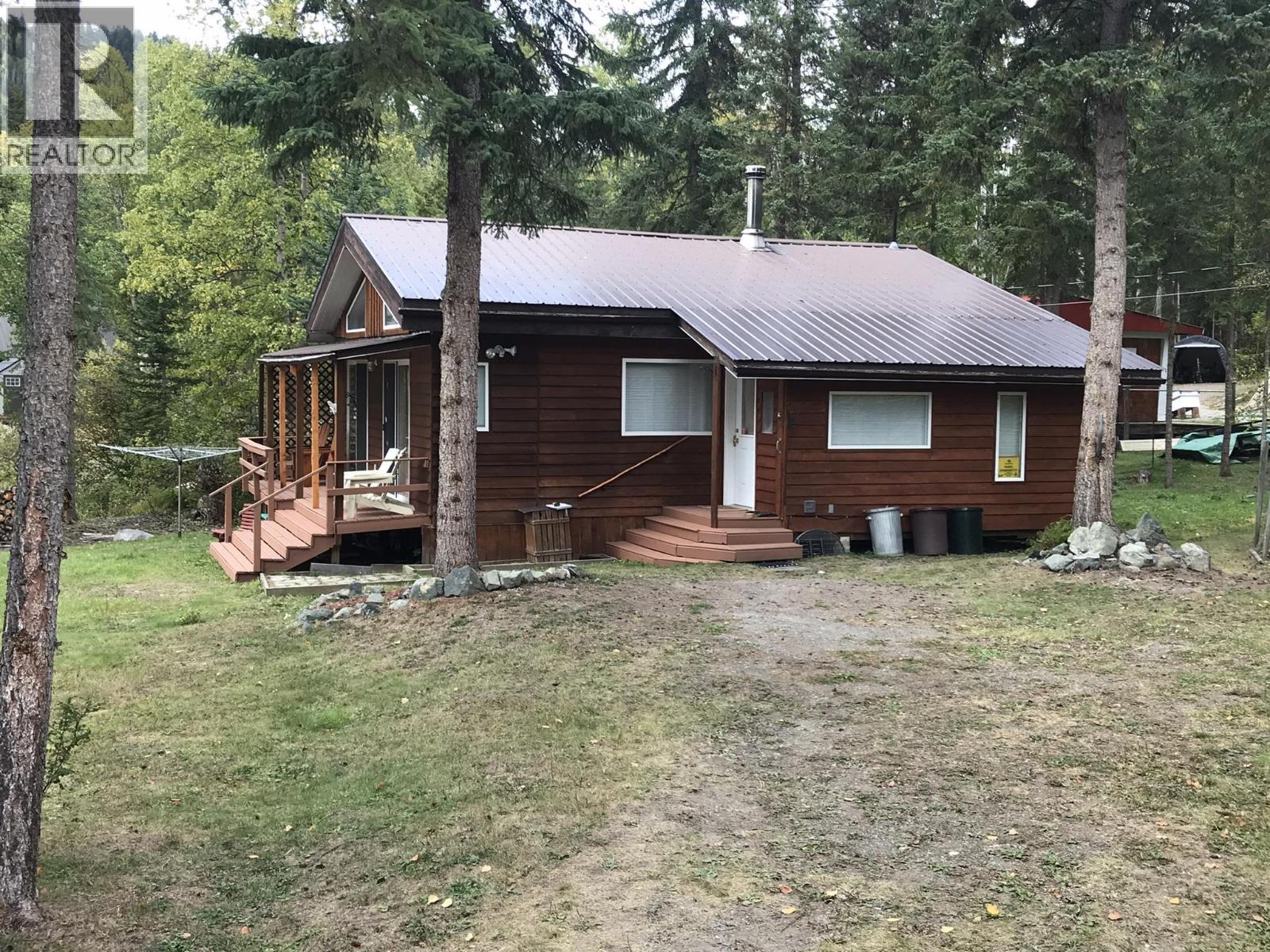 House in 100 Mile House - Image 13