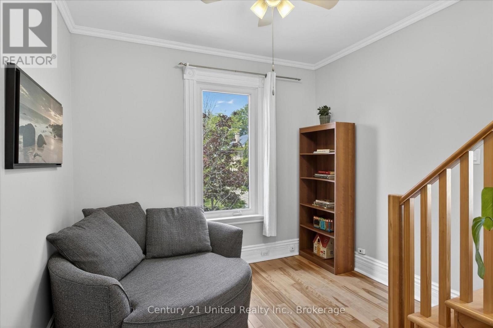 587 GILMOUR STREET - 26